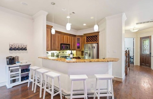 Lower Greenville Casa | Huge Home w/ Gameroom, Patio, & Secret Room!