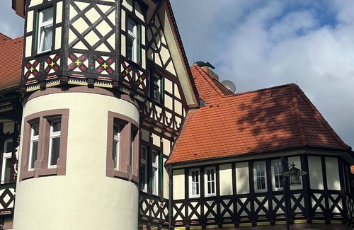 Bad Liebenstein Apartamento | Huge loft in the beautiful historic post office, infrared sauna...
