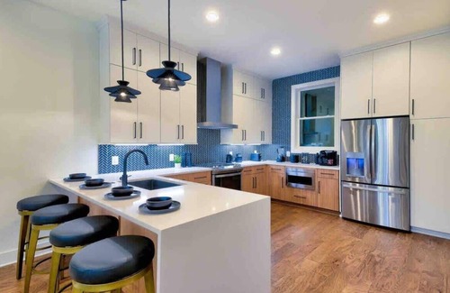 South Nashville Casa | Huge Luxe Home 22 Beds! Game Room/Hot Tub!