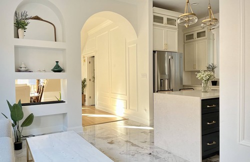 Logan Square Casa | Huge & Luxurious Logan Sq home,2 car garage,PRIVATE rooftop deck,great location!