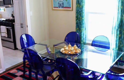 Tarrytown Casa | Huge pool, massage chair, ping pong, outdoor kitchen, fire pit, new cozy beds,