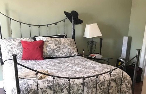 Castaic Casa | Huge Property Oasis