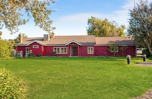 Santa Ynez Casa | Huge ranch house with pool on 10 acres with vineyards!
