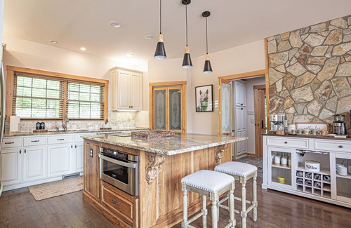 Lake Lure Cabina | Huge Spacious Cabin On the Lake. Mountain/Lake views