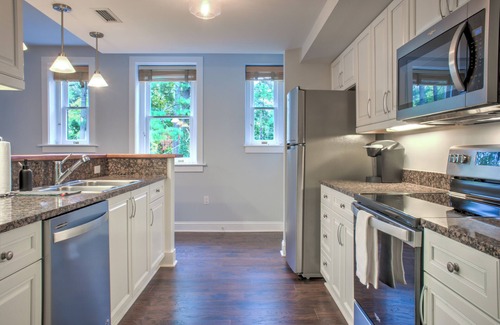 Asheville Apartamento | Huge spacious, Heart of Biltmore Village 2 mins to Biltmore 5 mins to downtown