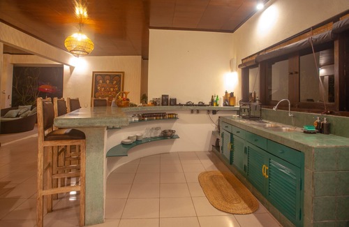 Sambahan Villa | Huge Villa w/ Pool and Spectacular Rooftop Patio!