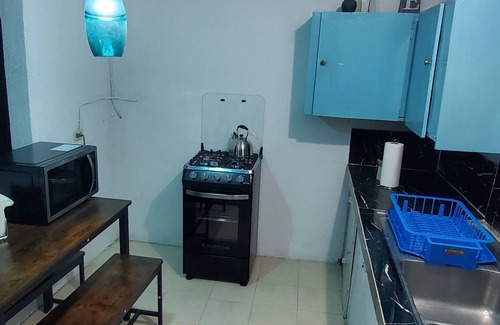 Molynes Gardens Casa | Hughenden couples/fam retreat, 3 brs w/AC, TVs, up to 8 guests, WiFi, AC, Ppkng,
