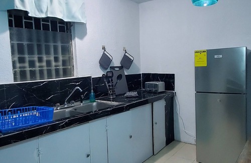 Molynes Gardens Casa | Hughenden couples/fam retreat, 3 brs w/AC, TVs, up to 8 guests, WiFi, AC, Ppkng,
