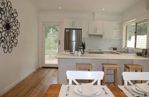 Upper Wakefield Cama Y Desayuno | Hughes Parque Cottage- escapada serena pacífica