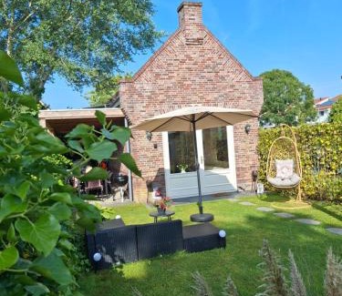 Zuid-Scharwoude Casa | Huisje Suus, inclusief jacuzzi, kano en kajak