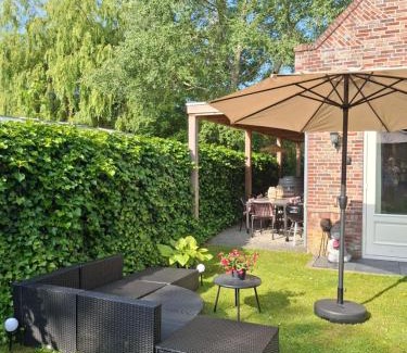 Zuid-Scharwoude Casa | Huisje Suus, inclusief jacuzzi, kano en kajak
