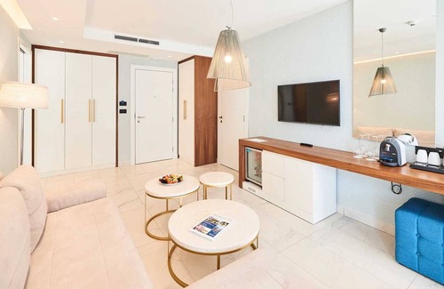Dobrota Apartamento | Huma Suite with Seaview