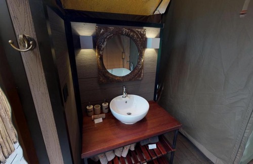 Albert Luthuli Cabina | Humala River Lodge