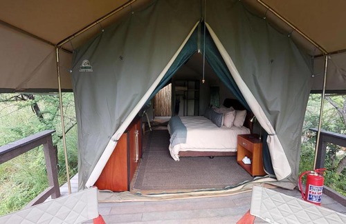 Albert Luthuli Cabina | Humala River Lodge