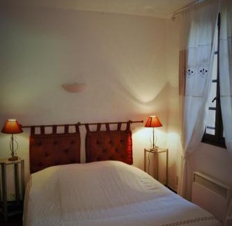 Villecroze Hotel | HUMAN HOTEL RESTAURANT Park