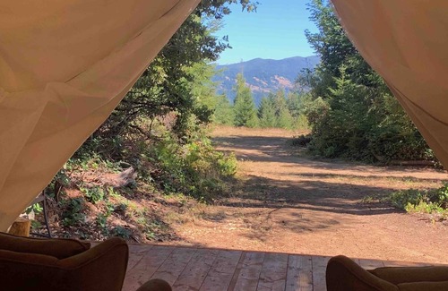 Blue Lake Cabina | Humboldt Glamping! A unique experience...Your very own private camp!