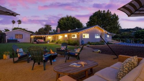 Santa Barbara Casa | Hummingbird Haven by AvantStay Dog-Friendly Near the Beach Huge YardHot Tub