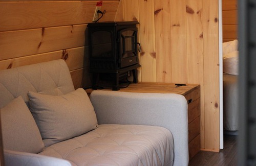 Englishtown Cabina | Hummingbird Hike-In Sleeping Pod at Sally's Brook Wilderness Cabins