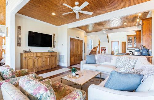 Southpointe Casa | Hunker Down Gulf Winds