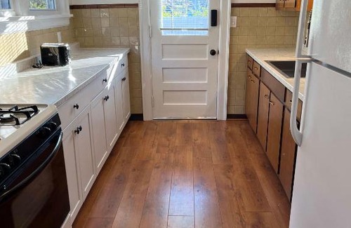 Norwood Casa | Hunter #1, Private One Bed near Xavier & Downtown