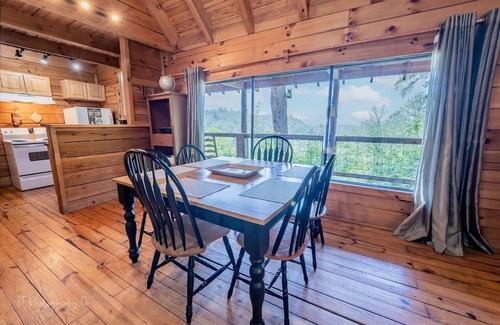 Townsend Cabina | Hunter's Hideaway (2-Bedroom Cabin) with Mountain view - Pets Allowed by RedAwning
