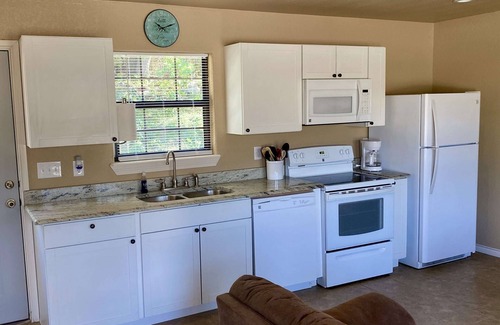 Concan Cabina | Hunter's Ridge Cabins - 2