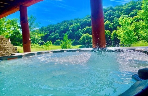 Dorchester Cabina | Hunters Hollow Lodge W/ Outdoor Hot Tub & New Swimming Pool
