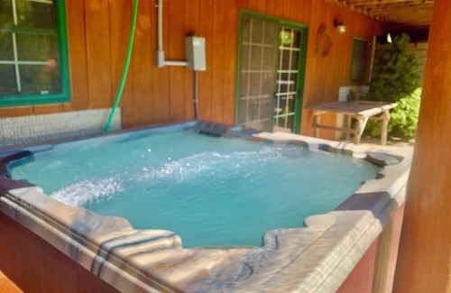 Dorchester Cabina | Hunters Hollow Lodge W/ Outdoor Hot Tub & New Swimming Pool