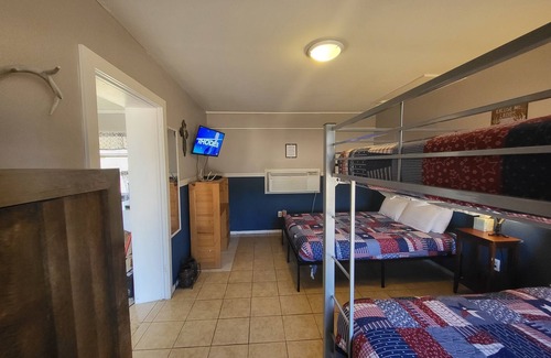 Buchanan Dam Cabina | HUNTERS SUITE SLEEPS 6