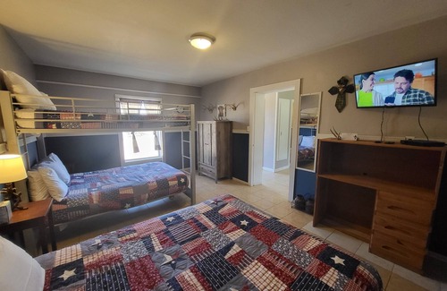 Buchanan Dam Cabina | HUNTERS SUITE SLEEPS 6