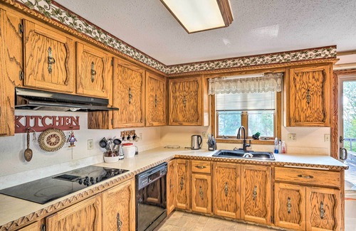 Mercer County Casa | Hunting & Fishing Lodge < 3 Mi from Lake Sakakawea