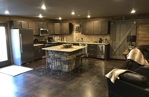 Gregory Cabina | Hunting Lodge north of Augusta, AR