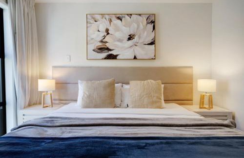 Auckland Casa | Huntington Townhouse with Patio and Parking