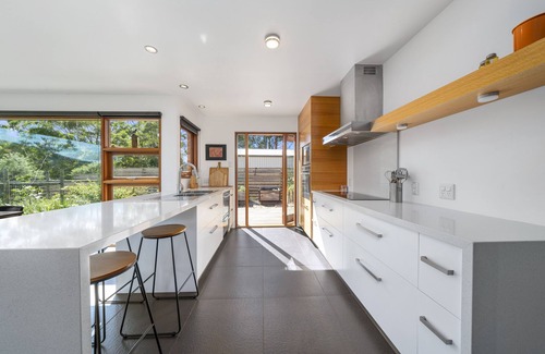Huonville Casa | Huon Valley Luxury - Vistas al río, Wi-Fi gratuito, NBN
