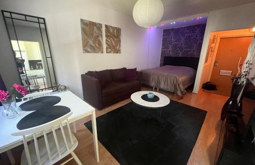 Ylamylly Apartamento | Huoneisto kaupungissa Joensuu
