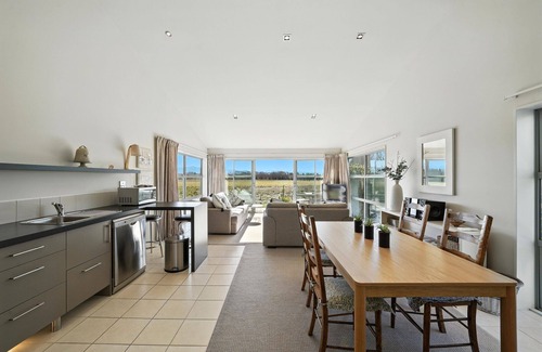 Hurunui Casa | Hurunui River Retreat - Tussock Cottage