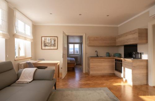 Liberec Apartamento | Husova 87 Rosewood Suite