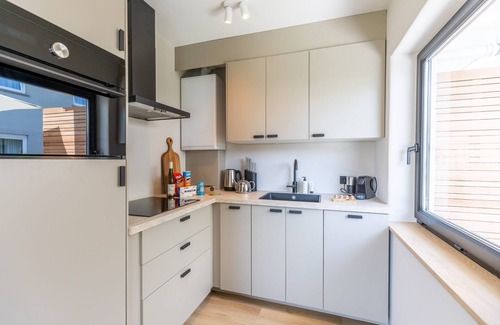 Cadzand-Bad Apartamento | Huswell - Charming Apartment with Garden & Parking