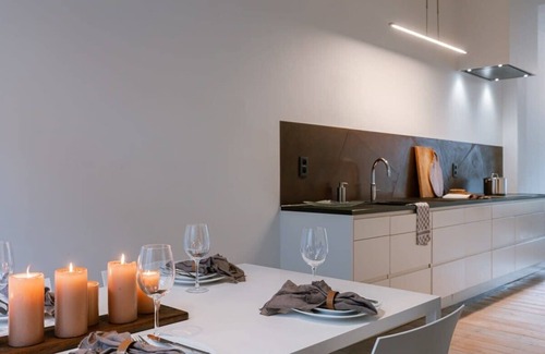 Antwerp Casa | Huswell - Charming retreat, 15 Minutes to Station