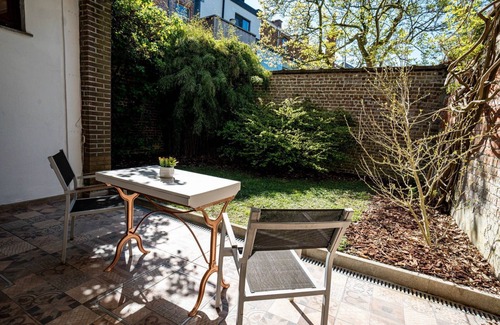 Strop Casa | Huswell - Chic Studio with Garden in Central Ghent
