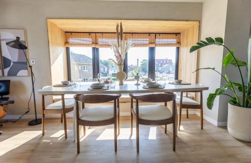 Cadzand-Bad Apartamento | Huswell - Cozy Family Home Steps from the Sea