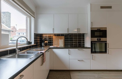 Adinkerke Casa | Huswell - Home in serene area, pets are welcome