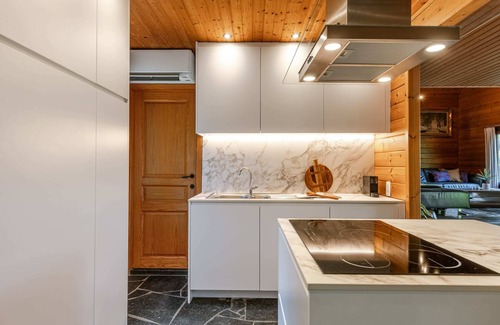 Knesselare Chalet De Esquí | Huswell - Tranquil and cozy chalet in the heart of Ursel