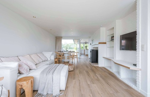 Lapscheure Casa | Huswell - Vacation home in Damme with sunny garden and views