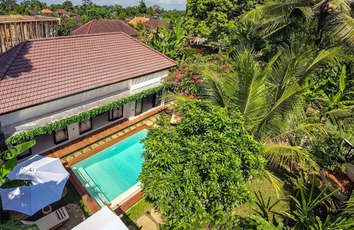 Melayang Villa | Hutan Villa by EVDEkimi – 2BR nature lovers stay with outdoor bath and pool - Long stay extras