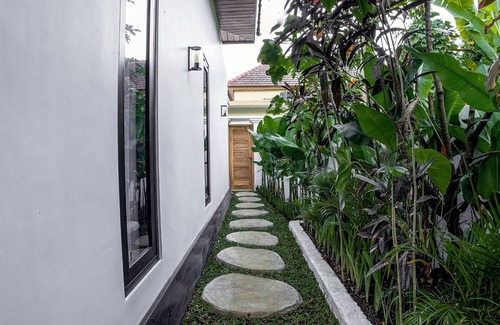 Melayang Villa | Hutan Villa by EVDEkimi – 2BR nature lovers stay with outdoor bath and pool - Long stay extras