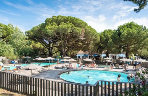 Fontvieille Alquiler De RV | Huttopia Ile de Ré - Chardons bleus
