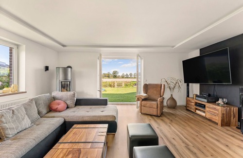 Eilsum Casa | Vrbo Property