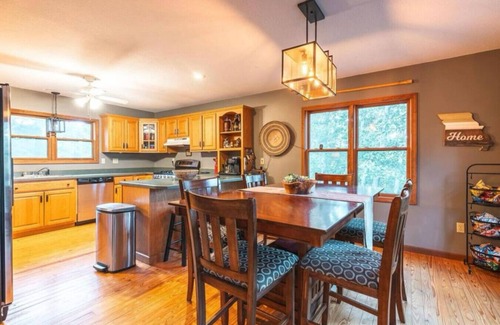 Steelville Casa | Huzzah Springs- hot tub, barrel sauna & arcade