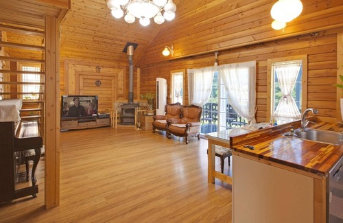 Hwacheon Casa | Hwacheon Parprika Yellow Pension